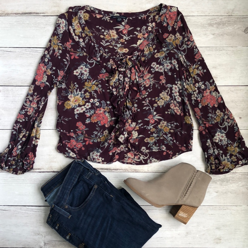 American Eagle fall floral print crop top
